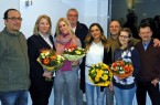 Mit Blumen bedankte sich die Vätergruppe bei den Referenten (v. l.): Looqmann Rabee (Vätergruppe), Margit Monika Hahn (Kreis Lippe), Ilka Wächter (Ausländeramt), Günther Kaiser (Vätergruppe), Zeycan Yesilkaya und Jenny Kaczmarczyk (beide Netzwerk Lippe), Hasan Özcan und Jörg Rekemeier (beide Vätergruppe).