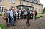 Stephan Prinz zur Lippe führte die westfälischen DNK-Preisträger durch das Detmolder Schloss und den Schlosspark.
Foto: LWL/Bonnermann