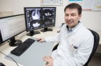 Blick ins Körperinnere: Arne Dallmannn leitet das Institut für Radiologie und ist 20 Stunden wöchentlich im MVZ Weser-Egge Höxter tätig. So kann er sich verstärkt um ambulante Patienten kümmern.