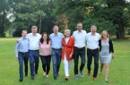 Gemeinsam unterwegs: v.l. Kay Klingsieck (Sparkasse Gütersloh-Rietberg),. Ralf Libuda (Stadtwerke Gütersloh); Maud Beste (Klinikum Gütersloh), Ralf Fritzsche (Kultur Räume Gütersloh, i.V. für Andreas Kimpel); Dr. Birgit Osterwald (VHS Gütersloh); Jan-Erik Weinekötter (Gütersloh Marketing), Bürgermeister Henning Schulz, Silke Niermann (Stadtbibliothek Gütersloh)