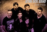 JOHN DOE BAND sind Marc Happe (Solo-Gitarre, Gesang), Matthias Dicke (Gitarre, Gesang, Violine), Thorsten Habig (Bass, Gesang), Ansger Volke (Drums, Gesang), Marie Becker (Gesang, Keyboard) und Jessica Kücük-Rogoll (Gesang).