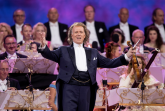 Der „Walzerkönig“ ist zurück: Weltstar André Rieu und sein „Johann Strauss Orchester“ verzaubern am 11. Mai 2019 im Rahmen ihrer Welt-Tournee erneut das ostwestfälische Publikum im GERRY WEBER STADION mit einem musikalischen Potpourri aus Walzerklängen, Filmmusik, Musical, Oper und Schlager. © Marcel van Hoorn
