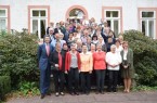 Graf und Gräfin Marcus und Annabelle von Oeynhausen-Sierstorpff empfangen Jubilare im Gräflichen Haus