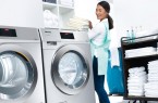 Viel Platz für Wäsche auf kleinem Raum: Eine Waschmaschine und ein Trockner aus der neuen Generation „Kleine Riesen“. Auf jeweils einem halben Quadratmeter sorgen sie schon innerhalb von 49 Minuten für saubere und in 38 Minuten für trockene Wäsche. Zum ersten Mal sind diese Geräte live während der Internorga 2019 in Hamburg zu sehen.