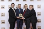Alexander Epping (Leiter Personal), Wolfgang Clement (Wirtschaftsminister a.D. und TOP JOB-Mentor), Rabea Brammer-Surendorff (Teamleiterin Personalwesen), Matthias Niekamp (Betriebsratsvorsitzender) (von links)