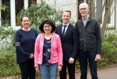 (v.l.) Maud Beste (Geschäftsführerin Klinikum Gütersloh) mit dem geschäftsführenden Vorstand 
des Fördervereins: 	Maria Unger (Vorsitzende), 	Kay Klingsieck 	(neuer Schatzmeister) und Dr. 
Siegfried Luther (stellvertretender Vorsitzender)
Maria Unger
