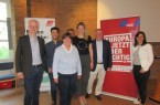 Beim DGB-Parteiencheck im Bielefelder Haus der Kirche präsentierte der geschäftsführende IG Metall-Vorstand Hans-Jürgen Urban (l.) die gewerkschaftlichen Ziele und Fotis Matentzoglou (Die Linke), Birgit Ernst (CDU), Mehrdad Mostofizadeh (Die Grünen), Sally Lisa Starken (SPD) und Ulrich Klotz (FDP) reagierten auf die Fragen der Gewerkschaften und DGB-Regionsgeschäftsführerin Anke Unger (v.l.n.r.).
