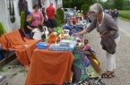 Ein Dorf macht Flohmarkt. Foto:  FD Gintarra
