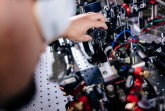 Foto (Universität Paderborn, Besim Mazhiqi): Physiker manipulieren die Eigenschaften des Lichts, um es für die Informationsübertragung zu nutzen.Foto :Universität Paderborn.