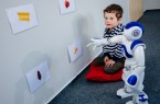 Image-Fotos Forschung Universitaet Paderborn +++ Zeitlich einfache und unbegrenzte Nutzungsrechte der Fotos fuer die Website der Universitaet bzw. der Fakultaeten und fuer hauseigene Print- und Onlinemedien sowie fuer die Oeffentlichkeitsarbeit, z.B. Bildmaterial für Pressemitteilungen etc., der Universitaet. Das Nutzungsrecht beinhaltet das Recht, die Fotos (elektronisch) zu bearbeiten und zum Zwecke der Oeffentlichkeitsarbeit der Universitaet zu vervielfaeltigen, zu verbreiten und zu veroeffentlichen. Bei Verwendung bitte stets Quellenangabe Foto: Universitaet Paderborn/Besim Mazhiqi angeben.