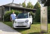 Ist viel und gerne mit dem elektrischen Smart unterwegs: krz-Mitarbeiter Mathias Meierjohann, Foto: Krz