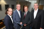 Präsentierten die Ergebnisse der IHK-Konjunkturumfrage Herbst 2019 für den Handel und die Dienstleister: IHK-Referatsleiter Marco Rieso, stv. IHK-Hauptgeschäftsführer Harald Grefe, IHK-Vizepräsident Rainer Schorcht und IHK-Vizepräsident Holger Piening (v.l.) 
Foto: IHK