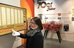 Viel    Musik    aus    der    Jukebox    erwartet    die    
Besucherinnen und Besucher in 	der 70er -Jahre AusstellungDeutsches Automatenmuseum –	 Sammlung, Foto: Deutsches Automatenmuseum