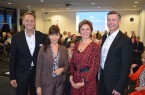 Adeliger Abend: Annabelle Gräfin von Oeynhausen-Sierstorpff (2.v.r.) war Gastreferentin bei Wirtschaft trifft…, dem beliebten Abendformat des Wirtschaftsclubs um Thomas Pfänder (l.) und der IHK Zweigstelle Paderborn + Höxter um Geschäftsführer Jürgen Behlke. Stefanie Martin moderierte den kurzweiligen Abend.  Foto: Mark Heinemann