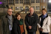 Streetworkerin Esra Gleim (2. von links) nimmt bald ihre Arbeit in Horn-Bad Meinberg auf, Heinz Blome (Leitung Sozialdienst Horn-Bad Meinberg), Michael Jacobsmeier (Fachbereichsleiter Bildung, Ordnung und Soziales Stadt Horn-Bad Meinberg) und Sabine Beine (Fachdienstleitung Soziales und Integration Kreis Lippe) (von links) heißen sie am neuen Arbeitsort willkommen. Foto: Kreis Lippe