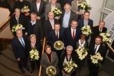 22 Kreistagsmitglieder (nicht alle anwesend) wurden in der letzten Kreistagssitzung des Jahres für ihre langjährige ehrenamtliche Arbeit geehrt. Foto: Kreis Herford