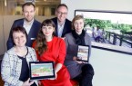 Freuen sich über den gelungenen Stapellauf: Kerstin Bruchmann-Schön (Flora 
Westfalica), 	Digitalisierungsbeauftragter Daniel Wiens, Nellja Wagner (Foss & Haas)
Bürgermeister Theo Mettenborg und Janine Appel 	(Foss & Haas) präsentieren die neuen 
Webseiten von Stadt und Flora Westfalica auf verschiedenen Geräten. Foto: Stadt Rheda W.