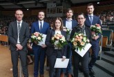 Foto (Universität Paderborn, Jennifer Strube): Prof. Dr. Johannes Blömer (links), Vizepräsident für Forschung und wissenschaftlichen Nachwuchs, verlieh die Preise für ausgezeichnete Dissertationen an (v. l.): Dr. Dominik Gutt, Dr. Carina Witte, Dr. Johannes Späth, Dr. Johanna Sackel und Dr.-Ing. Sebastian Rieks. Download (2 MB)