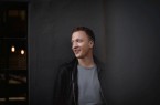 Gefühlvolle Live-Performance am „Ladies’ Day“ der 28. NOVENTI OPEN: Singer-Songwriter Joris präsentiert am 17. Juni 2020 seine unverkennbare Stimme mit Hits wie „Herz über Kopf“ und „Glück auf“ auf der OWL-Lokalradiobühne.