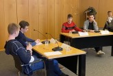 Im Eifer der Diskussion: Schüler des FLB diskutieren in der Finalrunde, Foto: Kreis Herford