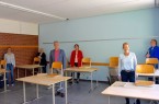 Brigitte Husemann (v.l., Stadt Höxter), Monika Krekeler (Hoffmann-von-Fallersleben Realschule), Stefan Fellmann (Stadt Höxter), Christiane Hoffmann (Sekundarschule Höxter), Heike Edeler (König-Wilhelm-Gymnasium) und Ralf Westermann (KWG) haben die Vorbereitungen im Schulzenturm, hier in einem Klassenraum am KWG, abgesprochen