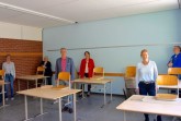 Brigitte Husemann (v.l., Stadt Höxter), Monika Krekeler (Hoffmann-von-Fallersleben Realschule), Stefan Fellmann (Stadt Höxter), Christiane Hoffmann (Sekundarschule Höxter), Heike Edeler (König-Wilhelm-Gymnasium) und Ralf Westermann (KWG) haben die Vorbereitungen im Schulzenturm, hier in einem Klassenraum am KWG, abgesprochen
