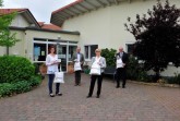 Bedankten sich bei Bürgermeister Ernst-Wilhelm Vortmeyer (rechts): Pflegedienstleiterin Joanna Duda (v. l.), Geschäftsführer Klaus Watermann und Einrichtungsleiterin Angelika Maciejewski.Foto: Gemeinde Rödinghausen