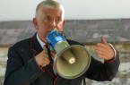 Erwin Grosche bei einem seiner heiteren Stadtspaziergänge 2019. Foto: © Verkehrsverein Paderborn e. V.