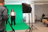 Aktuell werden im neu eingerichteten Greenscreen-Studio der Stadtverwaltung Videos gedreht (Foto: Tatjana Poloczek und Max Rohland).Foto:© Stefan Hermanns