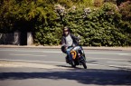 Alma kommt ab sofort im neuen Design daher – was bleibt sind die typischen moBiel	- Akzente in orange. Auch der Helm ist neu.	
(Foto: Patrick Pollmeier)