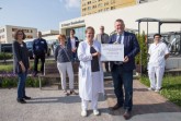 Die Europäische Schlaganfall-Organisation zertifiziert die "Stroke Unit" am St. Ansgar Krankenhaus in Höxter. Über diese Auszeichnung freuen sich (von links): Gabriele Pfahlert, Dr. Jochen Bauer (beide Qualitätsmanagement), Pflegedirektorin Elke Schmidt, Sabine Kussin (Teamleitung Pflege), Dr. Uta Häberle (Leitende Oberärztin), Norbert Pfundtner (Ärztlicher Direktor), KHWE-Geschäftsführer Christian Jostes und Katrin Foht ("Stroke Nurse").
