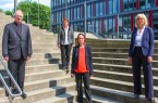 Foto (Universität Paderborn): Generalvikar Alfons Hardt, Uni-Präsidentin Prof. Dr. Birgitt Riegraf, Prof. Dr. Nicole Priesching und Dr. des. Christine Hartig.