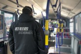 Um auch mit den Lockerungen der Corona-Regelungen das Infektionsrisiko mit dem Virus möglichst gering zu halten, appelliert der PaderSprinter an die Eigenverantwortung seiner Fahrgäste und bittet sie dringend, einen geeigneten Mund-Nasenschutz mitzunehmen und konsequent in den Bussen und an den Haltestellen zu tragen, die Kontrollen in den Bussen werden dementsprechend erhöht. Foto: © PaderSprinter