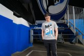 Arminia-BIE-Sticker jetzt als Fan-Shirt. Foto: Bielefeld Marketing
