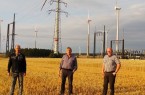 Vertreten die Meerhofer Windkraftbetreibergesellschaften, die den deutschlandweit einmaligen Tarif ermöglichen: (v.l.n.r) Christoph Luis, Michael Flocke und Josef Dreps. .Foto: westfalenwind