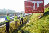 Das neue Schild steht an der A33