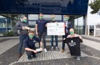 Auf dem Foto von links nach rechts: Felix Lilienthal (Marktleiter EDEKA Center Porta Westfalica), Patrick Dähre (stellv. Marktleiter EDEKA Center Minden), Lars Halstenberg (Nachwuchskoordinator TSV GWD Minden e.V.), Florian Kranzmann (GWD Jugendspieler und deutscher Jugendnationalspieler), Kevin Tölle (Organisator/EDEKA-Markt), Calvin Jacobi (MIOS-Werbung /stellv. für die helfenden Azubis) bei der Spendenübergabe.Foto: EDEKA Center Minden