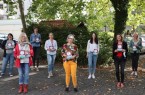 Die Beteiligten am Netzwerk Ess-Störungen präsentieren den neuen Wegweiser für Betroffene: (v.l.) Ranka Bijelic (Stadt Gütersloh), Ruth Walter (Caritas), Angela Wüllner (Gleichstellungsbeauftragte Kreis Gütersloh), Karin Bröder (Kreis Gütersloh), Sabine Berger (Frauenberatungsstelle), Doris Schlüter (Kreis Gütersloh), Ira Herdmann (Kreis Gütersloh), Almuth Duensing (pro familia). Foto: Kreis Gütersloh