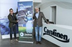 Der DSC Arminia Bielefeld kann auch in der ersten Bundesliga weiter auf das Bielefelder Familienunternehmen Mineralquellen Wüllner GmbH & Co. KG mit dessen Marke „Carolinen“ bauen. Auf dem Foto von links nach rechts: Markus Rejek (kaufmännischer Geschäftsführer DSC Arminia Bielefeld) sowie Maik Ramforth-Wüllner (Geschäftsführer Carolinen).Foto: Arminia Bielefeld/D. Mucha