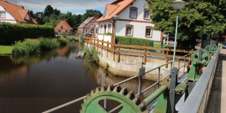 Entlang der Wassermuehle-Liebenau geht der 111 Kilometer lange Radweg. Foto: Mittelwerte-Touristik GmbH