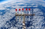 Schülerinnen und Schüler lassen Wetterballon steigen.Foto:Quelle Stadt Gütersloh