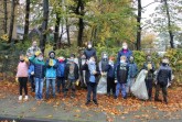 Ausgestattet mit Müllsäcken und Handschuhen hat sich die Löwenklasse der Hundertwasserschule gemeinsam mit zehn weiteren Schulen an der städtischen Aktion „Schulputz“ beteiligt.Foto: Stadt Gütersloh.