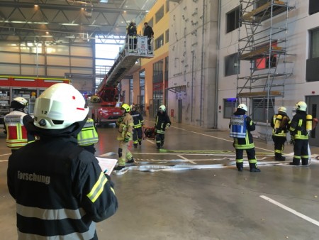  (Projekt IRiS): Am Institut der Feuerwehr NRW wurde die IRiS-Software mehreren Praxistests in realitätsnahen Umgebungen unterzogen.