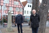 Klaus Landwehr von der Unteren Denkmalbehörde der Stadt und Dr. Wolfgang Lewe 
vom Heimatverein Rheda e.V. Foto: Stadt Rheda W.