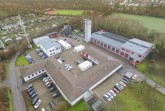 Herz des Bevölkerungsschutzes: Die Feuerschutz- und Rettungsleitstelle Lippe ist auf dem Gelände des Feuerwehrausbildungszentrums in Lemgo angesiedelt. Aufgrund der Corona-Pandemie herrscht hier derzeit Hochbetrieb. Foto: Kreis Lippe