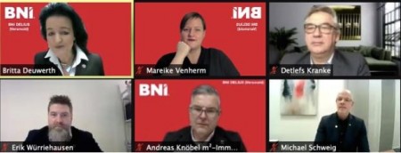 Freuten sich über die große Gastzahl am Gründungstag: v.l. oben BNI Exekutivdirektorin Britta Deuwerth, Partnerdirektorin Mareike Venherm – Führungskräftetrainerin, Detlfef Kranke – Kunstmakler, v.l.unten Mitgliederkoordinator Erik Würriehausen- Finanzmakler, Unternehmerteamdirektor Andreas Knöbel – Immobilienmakler und Schatzmeister Michael Schweig von der Versmolder Provinazial Versicherung Foto: Mareike Venherm