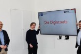 Benjamin Schattenberg, Bodo Venker und Dr. Christoph von der Heiden gaben heute in einem Online-Meeting den virtuellen Startschuss für das vom RKW Kompetenzzentrum in Kooperation mit der IHK initiierten Projekt Digiscouts in Ostwestfalen. Foto: IHK