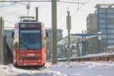 Viele Haltestellen und Schienen wurden am Wochenende
von Schnee und Eis befreit. Foto: Sarah Jonek