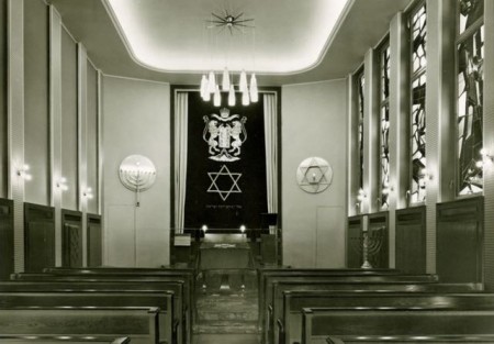 Innenaufnahme der Paderborner Synagoge aus dem Jahr 1959/60. (Rolf Ertmer © Stadt- und Kreisarchiv Paderborn) 
