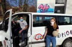 Jugendpflege informiert über Ferienprogramm 2021

Trotz der aktuellen Pandemiebeschränkungen möchte die Bürener Jugendpflege auch für das Jahr 2021 wieder ein umfassendes Ferienangebot für die Kinder und Jugendlichen im Bürener Land anbieten. Offiziell ist der Sommer zwar noch einige Monate entfernt, doch in den Köpfen der Mitarbeiter/innen der Bürener Jugendpflege hat die wärmere Phase des Jahres und das damit verbundene Ferienprogramm bereits einen festen Platz. Neben der Ferienbetreuung für Grundschulkinder in den ersten drei Ferienwochen, sollen auch wieder Freizeiten für Kinder und Jugendliche angeboten werden. „Sobald eine Lockerung der strengen Kontaktbeschränkungen möglich ist, wollen wir vorbereitet sein und dazu gehört natürlich auch die Durchführung von Angeboten vor Ort und den beliebten Ferienfreizeiten“, berichtet Jan Hoffmeister als Leiter der Bürener Jugendpflege.Unter Berücksichtigung der geltenden Coronaschutzverordnung kann es bei den jeweiligen Aktionen/Fahrten zu bestimmten hygienischen Maßnahmen kommen, die eingehalten werden müssen. Ebenfalls kann es zu kurzfristigen Änderungen oder Absagen kommen.

Los geht es in den Osterferien: Vom 29.03. – 09.04.2021 soll die Ferienbetreuung durchgeführt werden. Anders als in den vergangenen Jahren ist hierfür eine vorherige Anmeldung notwendig. Der Unkostenbeitrag liegt hier bei 25€ (vier Betreuungstage) pro Woche. 



Auch die Sommerferien hat das Team der Jugendpflege im Blick: „Die Schule legt eine Pause ein, doch viele Eltern stehen vor dem Problem Beruf und die Betreuung ihrer Kinder in Einklang zu bekommen“, weiß Jan Hoffmeister. Um bei diesen Schwierigkeiten zu helfen, wird in den ersten drei Ferienwochen (05.07. – 23.07.2021) eine Sommerferienbetreuung für Kinder im Grundschulalter angeboten, wo Eltern ihre Kinder wochenweise für einen Unkostenbeitrag von 35€ anmelden können.



Neben dem Programm Vorort soll es, wenn es die Infektionslage erlaubt, auch ab Sommer wieder auf Reisen gehen. Bereits zum dritten Mal bietet die Jugendpflege eine Fahrt in die österreichische Partnerstadt Mittersill an. Jugendliche zwischen 12 – 15 Jahren können vom 22.07. – 30.07.2021 Mittersill mit all seinen Facetten erkunden und erleben. 



Untergebracht in einem großen Selbstversorgerhaus soll neben zahlreichen Ausflügen auch die Kooperation mit dem dort ansässigen Jugendtreff gestärkt werden

Nicht ganz so weit entfernt findet eine Freizeit für Kinder im Alter zwischen 8 und 12 Jahren statt. In diesem Jahr geht es vom 09.08. – 13.08.2021 in ein schönes Selbstversorgerhaus am Möhnesee, wo ein buntes und actionreiches Programm auf die Kinder wartet.



Auch in den Herbstferien wird gereist. Vom 18.10. – 22.10.2021 wird in Kooperation mit dem JuBe Simonschule aus Salzkotten ebenfalls eine Ferienfreizeit für 12 bis 15-jährige zur Nordsee angeboten. 



Für die Ferienbetreuung an Ostern und im Sommer sowie für alle Freizeiten kann sich ab dem 08.03.2021 telefonisch im Treffpunkt 34 angemeldet werden. Die Plätze für alle Aktionen sind begrenzt und es geht nach der Reihenfolge der Anmeldungen. 



Weitere Informationen gibt es per Telefon unter 02951 / 9375742 oder im Internet unter  http://www.jugendpflege-bueren.de/ferienspiele.
